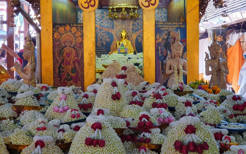 หลวงพ่อทันใจ วัดพระธาตุดอยคำ