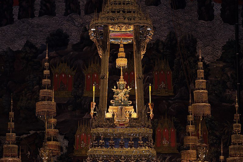 800px Summer   Emerald Buddha