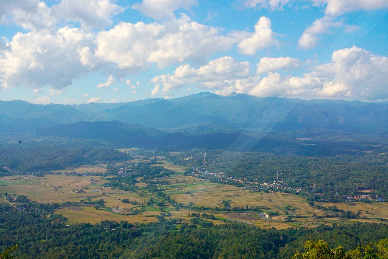 วัดพระบาทปู่ผาแดง