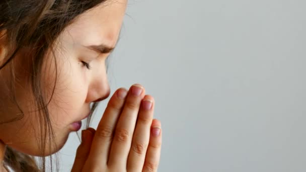 Depositphotos 98535172 Stock Video Girl Teen Praying Church Prayer