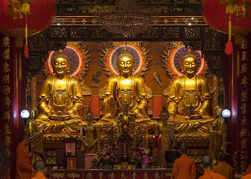 800px The Three Buddhas Wat Leng Noei Yi