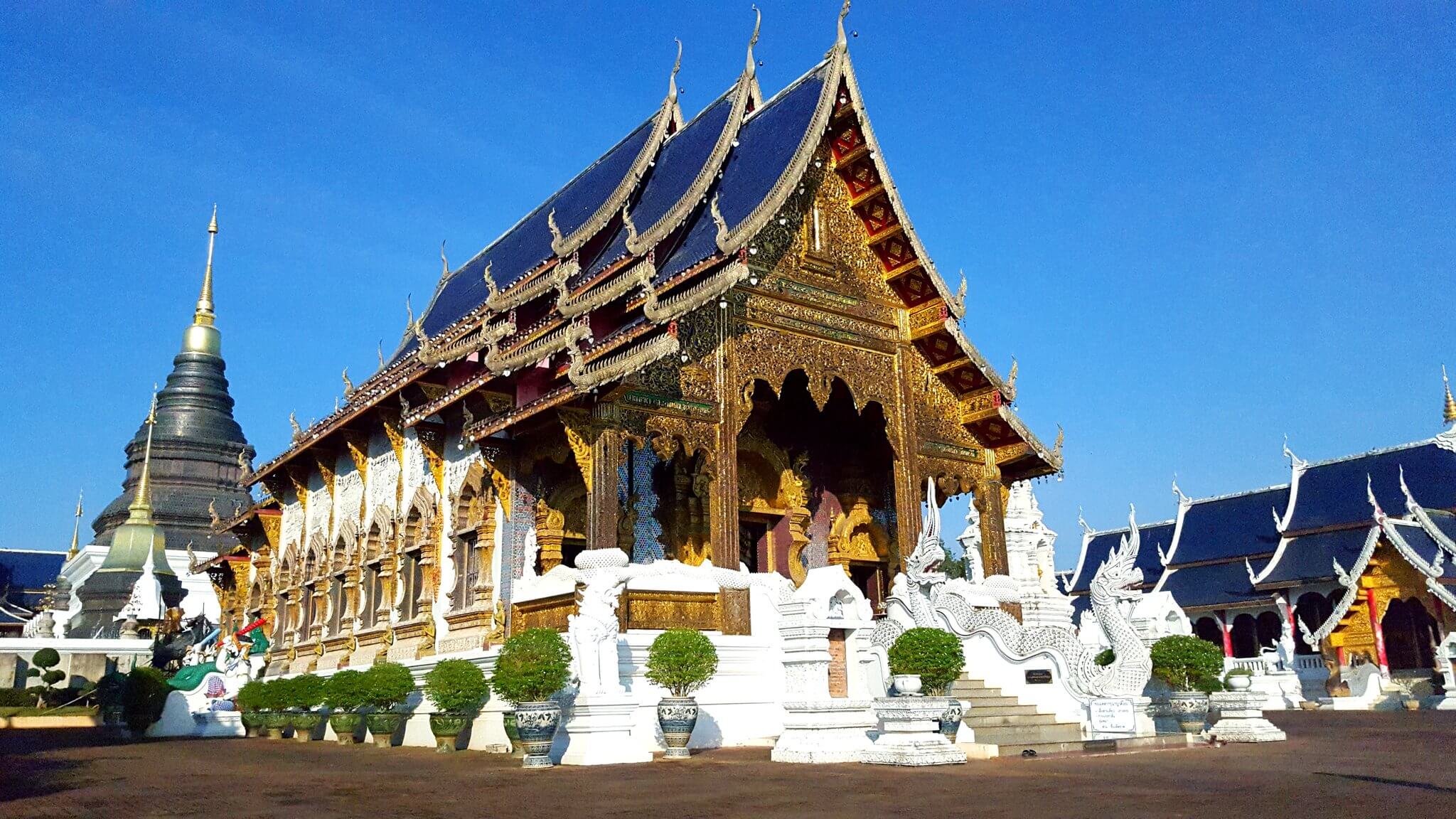 พระวิหารวัดบ้านเด่น