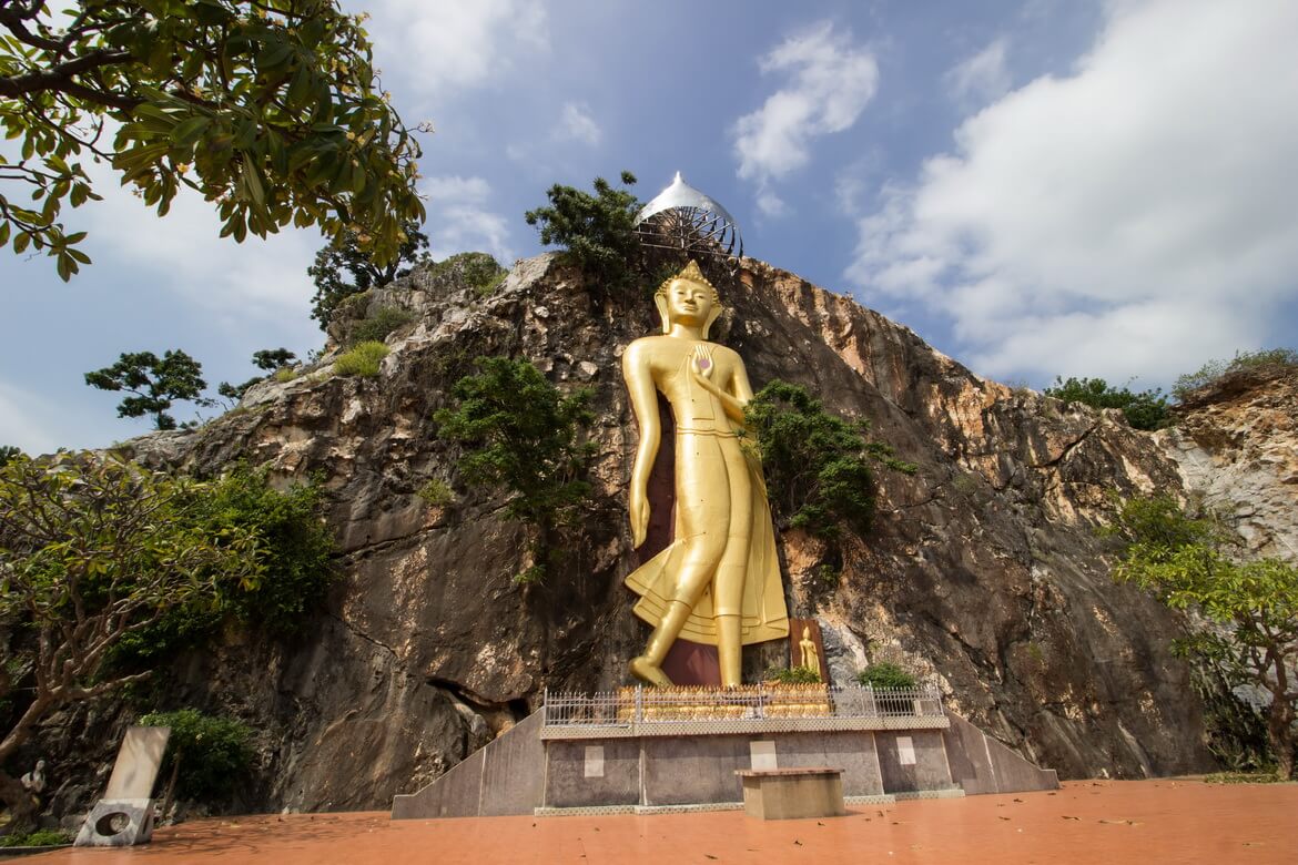 พระพุทธรูปขนาดใหญ่ เขางู ราชบุรี